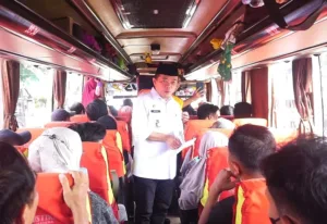 Al Haris Lepas Mudik Gratis untuk Warga Jambi dan Mahasiswa di Perantauan