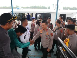 Pantau Kamtibmas, Kapolda Jambi Patroli di Perairan Tanjab Timur