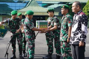 Bagi THR, Pangdam II/Swj : Semua Harus Dapat..Nanti Cek..