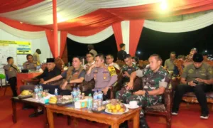 Pabung Muaro Jambi Bersama Kapolres dan Pj Bupati Ikuti Vicon Kapolda di Malam Lebaran