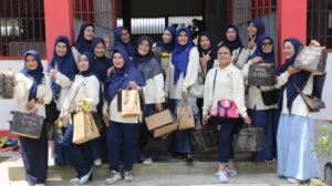 Kunjungi Lapas Perempuan Jambi, Persatuan Wanita Patra Zona 1 Serahkan Bantuan Tabulampot
