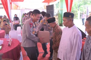 Polda Jambi Salurkan Bansos, Sambut Hari Bhayangkara Ke-78