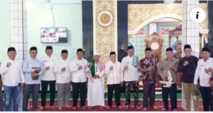 Gelar Safari Jumat Di Desa Koto Rendah, PJ Bupati Asraf Serahkan Bantuan CSR Bank Jambi
