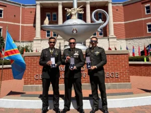 Tiga Perwira TNI AD Raih Prestasi di US Army Command and General Staff College