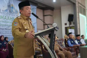 Lepas JCH Kloter 23, Al Haris: Pemprov Jambi Komitmen Berikan yang Terbaik Bagi Jemaah