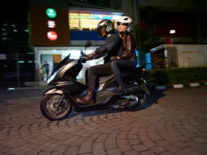 Tips Aman Berboncengan, Nikmati Perjalanan Tanpa Khawatir