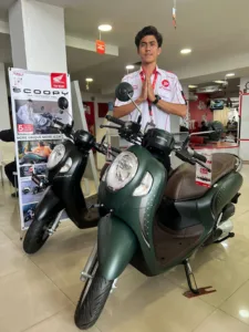 Uniqely Ahead, Tampil Modis bersama New Honda Scoopy