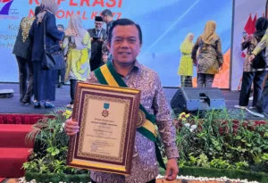 Al Haris Terima Penghargaan Bintang Abhinaya Jagadhita dari Dekopin