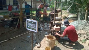 TNI dan Warga Bangun Akses Air Bersih di Muarojambi