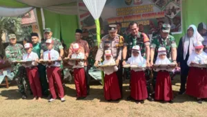 Kebersamaan dan Kepedulian: Kodim 0415/Jambi Sediakan Makanan Bergizi untuk Anak Sekolah Dasar