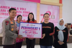 Kapolda Jambi Tutup Turnamen Volly Piala Bhayangkari, Juara 1 Diraih Polda Sumsel