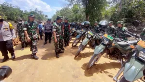 Mayjen Johanis Payung Kobarkan Semangat di Desa Sukamaju