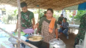 Kebersamaan Satgas TMMD ke-121 Kodim 0415/Jambi dengan Warga Wujud Kemanunggalan TNI-Rakyat