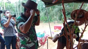 Desa Sukamaju Menyambut dengan Cinta, Topi Batang Resam Sebagai Ucapan Terima Kasih untuk TMMD