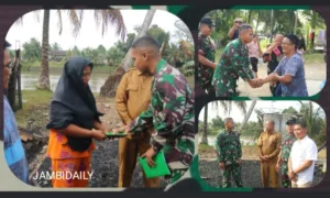 Tunjukkan Solidaritas, Dandim 0416/Bute Bantu Korban Kebakaran di Desa Peninjau