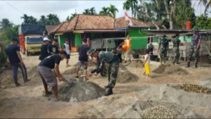 Satgas TMMD Kodim 0415/ Jambi Wujudkan Lapangan Bulutangkis dengan Semangat Kebersamaan