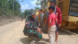 Melepas Rindu di Tengah Pengabdian: Kisah Prajurit TMMD di Desa Sukamaju