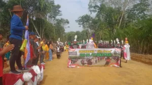 Peringatan HUT RI ke-79, Dansatgas TMMD ke-121 Lepas Jalan Sehat