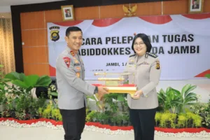 Kapolda Jambi Pimpin Penyerahan Jabatan Kabid Dokkes