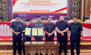 DPRD Bersama Pemprov Jambi Sahkan APBD Perubahan 2024