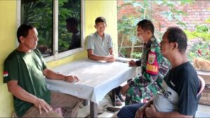 Tingkatkan Minat Pemuda Menjadi Prajurit TNI, Babinsa Koramil Mersam Gelar Kampanye Kreatif