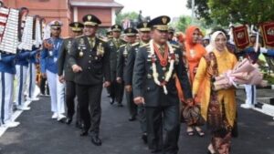 Kasad Pimpin Wisuda Purnawira 160 Perwira Tinggi TNI AD