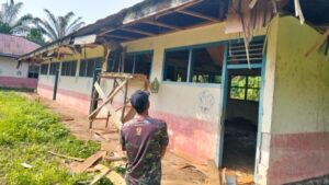 Satgas TMMD Ke-123 Kodim 0416/Bute Rehabilitasi Madrasah di Desa Teluk Kuali