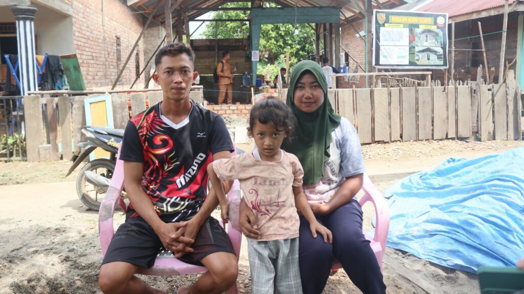 Hendri Tak Kuasa Menahan Haru, Rumahnya Direhab Satgas TMMD ke-123 Kodim 0416/Bute