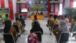 Satgas TMMD Ke-123 Kodim 0416/Bute dan Polres Tebo Gelar Penyuluhan Hukum dan Kamtibmas di Desa Teluk Kuali