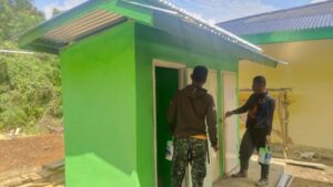 Dukung Lingkungan Belajar Sehat, TMMD Ke-123 Kodim 0416/Bute Perbaiki MCK Madrasah