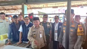 Menjelang Lebaran, Danrem 042/Gapu Bersama Gubernur dan Kapolda Jambi Cek Harga Sembako