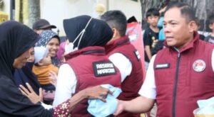 Ditresnarkoba Polda Jambi Bagi-bagi Takjil Gratis Jelang Berbuka