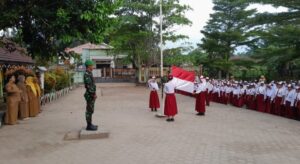 Babinsa Koramil 415-10 Jambi Selatan Ajak Siswa SDN 224/IV Disiplin dan Cinta Tanah Air