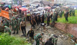 Korem 042/Gapu Gelar Karya Bhakti “Jum’at Bersih” Serentak di 11 Kabupaten/Kota, TNI Bersama Rakyat Jaga Lingkungan