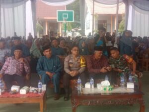 Babinsa Koramil 415-13/Sebapo Hadiri Pelepasan Siswa SMKN 8 Muaro Jambi, Beri Motivasi Kepada Lulusan