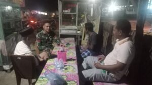 Babinsa Mersam Jalin Kedekatan dan Jaga Kamtibmas Lewat Patroli Malam