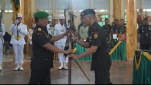 Brigjen TNI Heri Purwanto Pimpin Sertijab Danyonif 142/Ksatria Jaya di Korem 042/Gapu