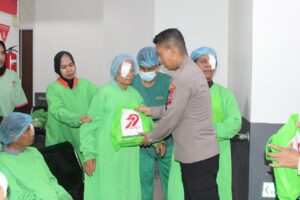 Sambut Hari Bhayangkara ke-79, RS Bhayangkara Jambi Gelar Operasi Katarak Gratis