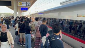 Tercatat 19 Ribu Penumpang Arus Balik Libur Idul Adha 2025 Gunakan Whoosh, KCIC Imbau Penumpang Perhatikan Barang Bawaan