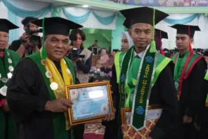 IPK 4,00 dan Segudang Prestasi, Dzulfikri Jadi Wisudawan Terbaik UIN STS Jambi