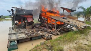 Bungo Bebas PETI, Satgas Lakukan Razia di Wilayah Bandara dan Musnahkan 40 Set Rakit