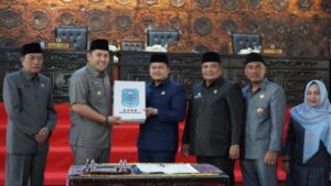 10 Fraksi DPRD Merangin Setujui Ranperda APBD 2024 Jadi Perda