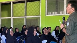 Jadi Dosen untuk 50 Orang Lansia, Sekda Fajarman Sampaikan Materi, Lansia Bahagia, Mandiri dan Tangguh