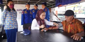 Polairud Polda Jambi Berikan Layanan Kesehatan Gratis bagi Warga Pesisir Batanghari