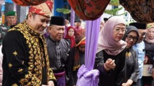 Bupati H M Syukur Dianugerahi Gelar Adat Sultan Pemangku Alam