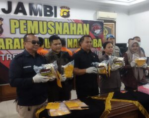 Ditresnarkoba Polda Jambi Musnahkan 5,5 Kg Barang Bukti Narkotika Jenis Sabu