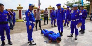 Gelar Gaktiblin, Ditpolairud Polda Jambi Periksa Kelengkapan dan Kerapian Personel