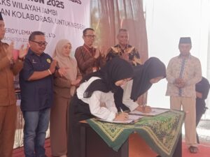 Efek Nyata Bagi Kabupaten Tanjab Barat, SKK Migas-Jadestone Energy Berikan Beasiswa Pendidikan
