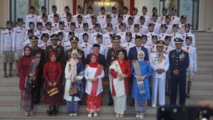 Teguhkan Semangat Kebangsaan, Danrem 042/Gapu Ikuti Upacara Penurunan Bendera HUT RI ke-80