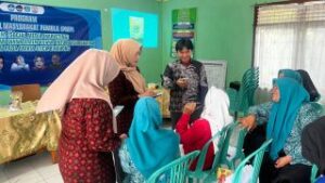 STIE Jambi Dampingi UMKM Stick Binahong Sarfin Tingkatkan Penjualan Lewat Pelatihan Social Media Marketing
